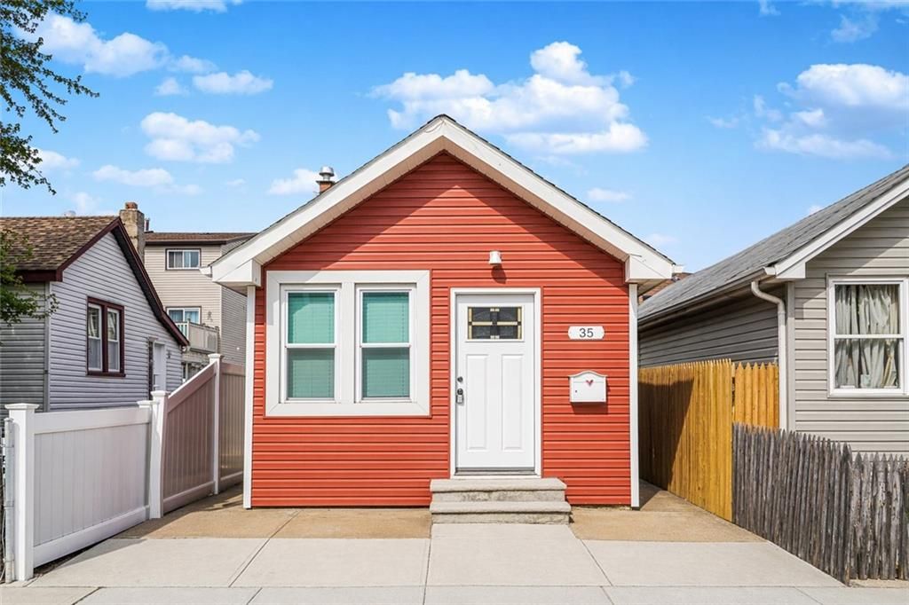 Photo of 35 Milbank Road, Staten Island, NY 10306 (MLS # 500519)