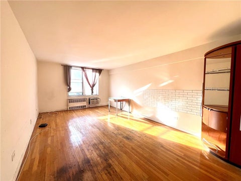 Homes For Sale - 2678 Ocean Avenue #5K<br/> Kings County, Brooklyn, NY 11229
