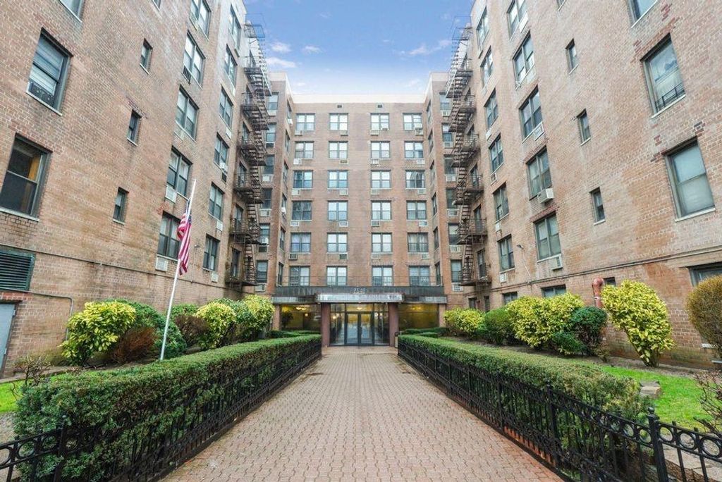 Photo of 1237 Avenue Z #6U, Brooklyn, NY 11235 (MLS # 490078)