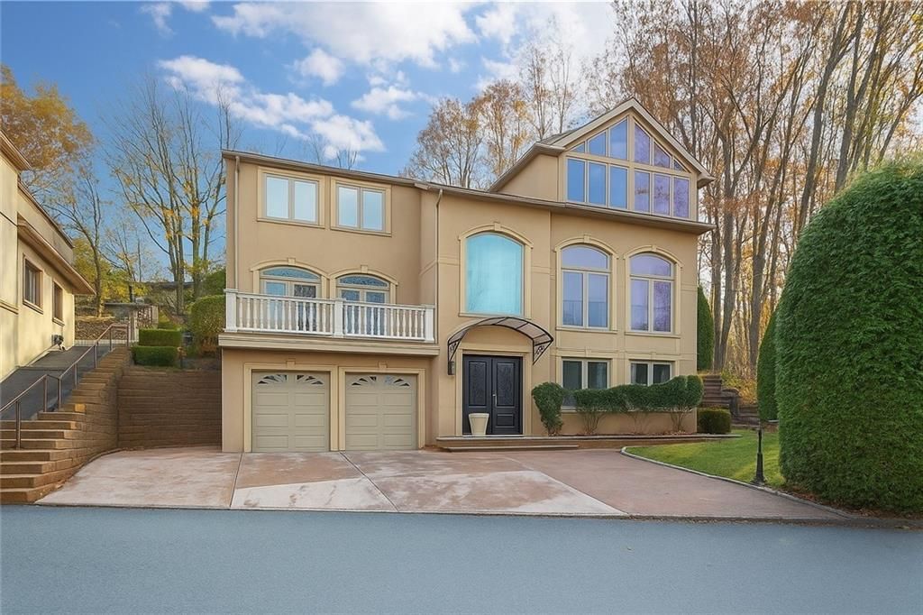 Photo of 16 Diana Trail Trl, Staten Island, NY 10304 (MLS # 497521)