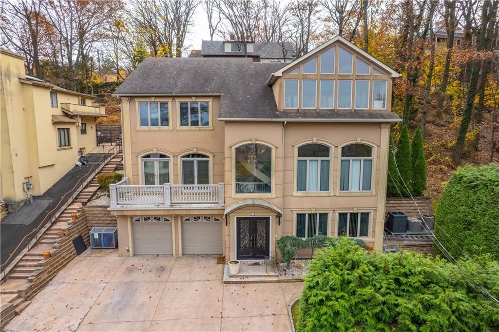 Photo of 16 Diana Trail Trl, Staten Island, NY 10304 (MLS # 497521)