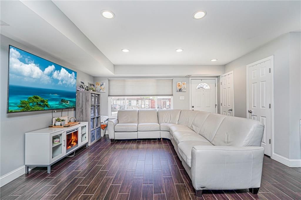 Photo of 69 Rolling Hill Green, Staten Island, NY 10312 (MLS # 496752)