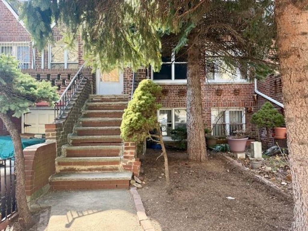 Photo of 2618 7th Street, Brooklyn, NY 11235 (MLS # 500110)