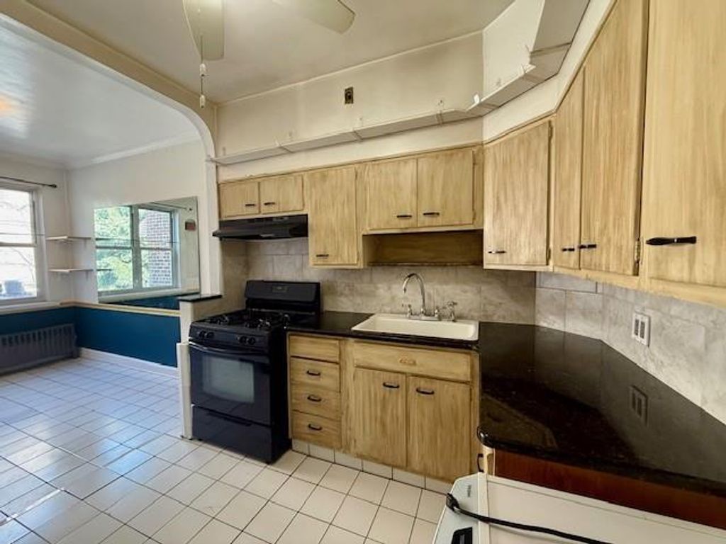 Photo of 2618 7 Street, Brooklyn, NY 11235 (MLS # 500110)