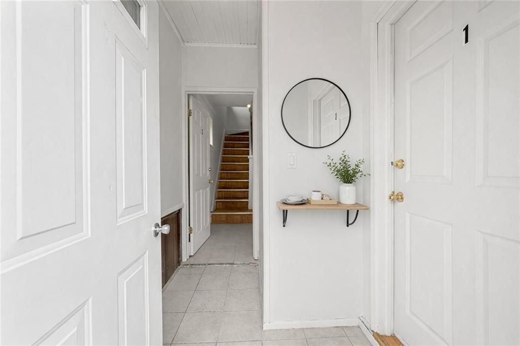 Photo of 883 Manor Road, Staten Island, NY 10314 (MLS # 498587)