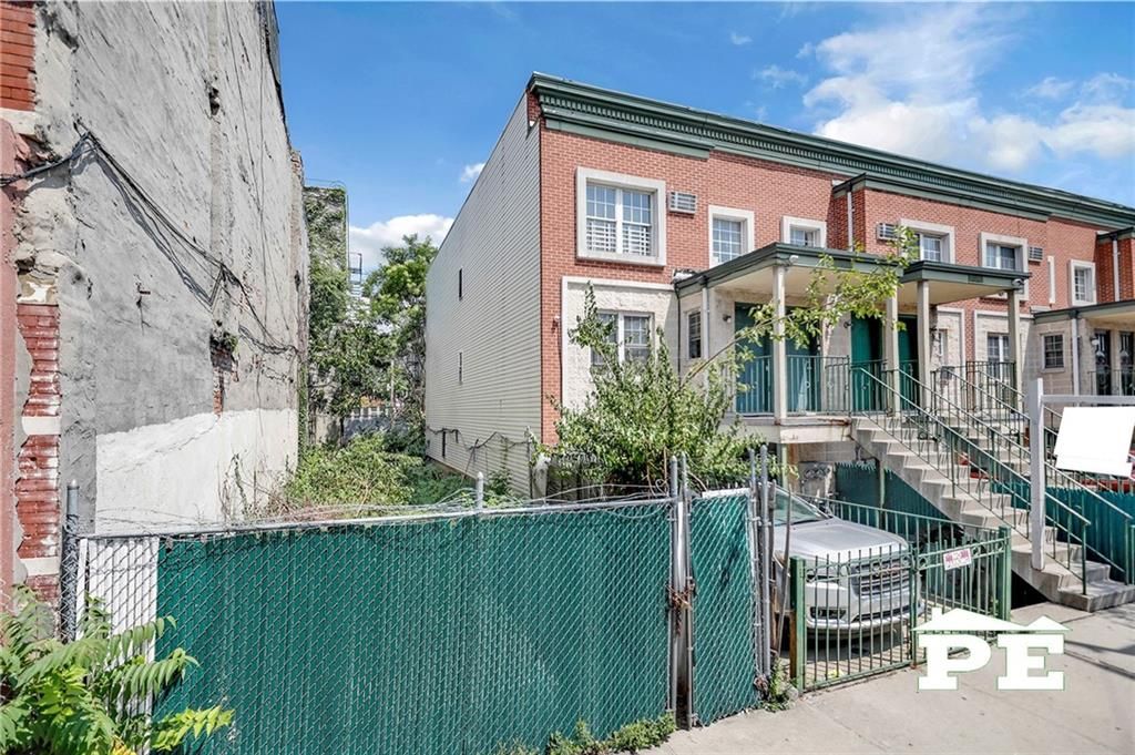 Photo of 637 Blake Avenue, Brooklyn, NY 11207 (MLS # 494555)