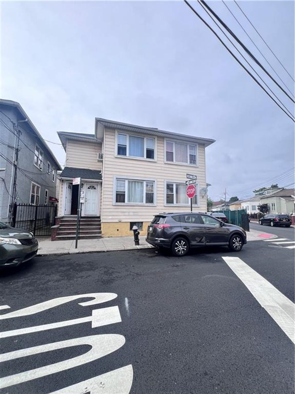 Photo of 23 Brighton 10th Path, Brooklyn, NY 11235 (MLS # 493519)