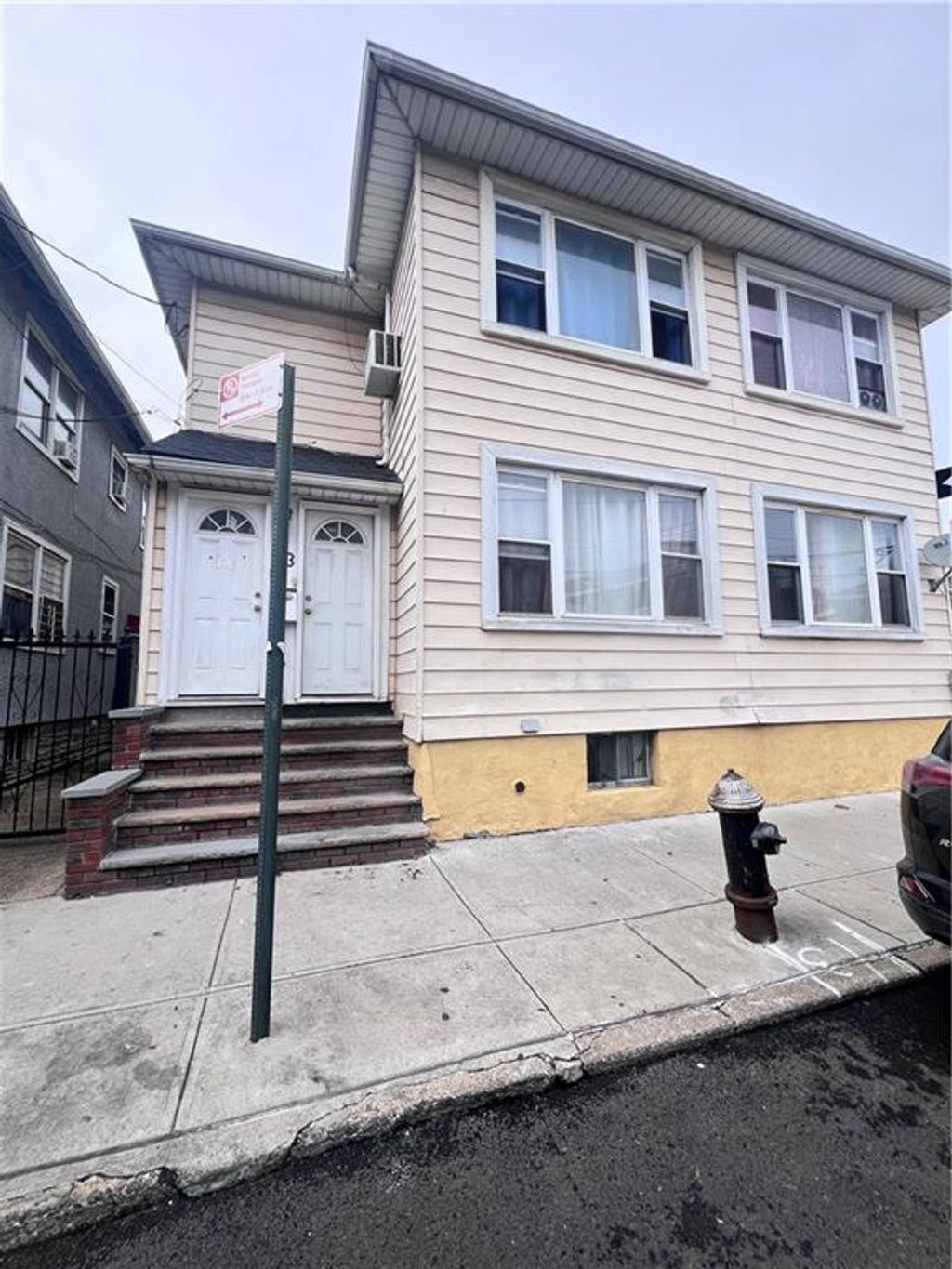 Photo of 23 Brighton 10th Path, Brooklyn, NY 11235 (MLS # 493519)