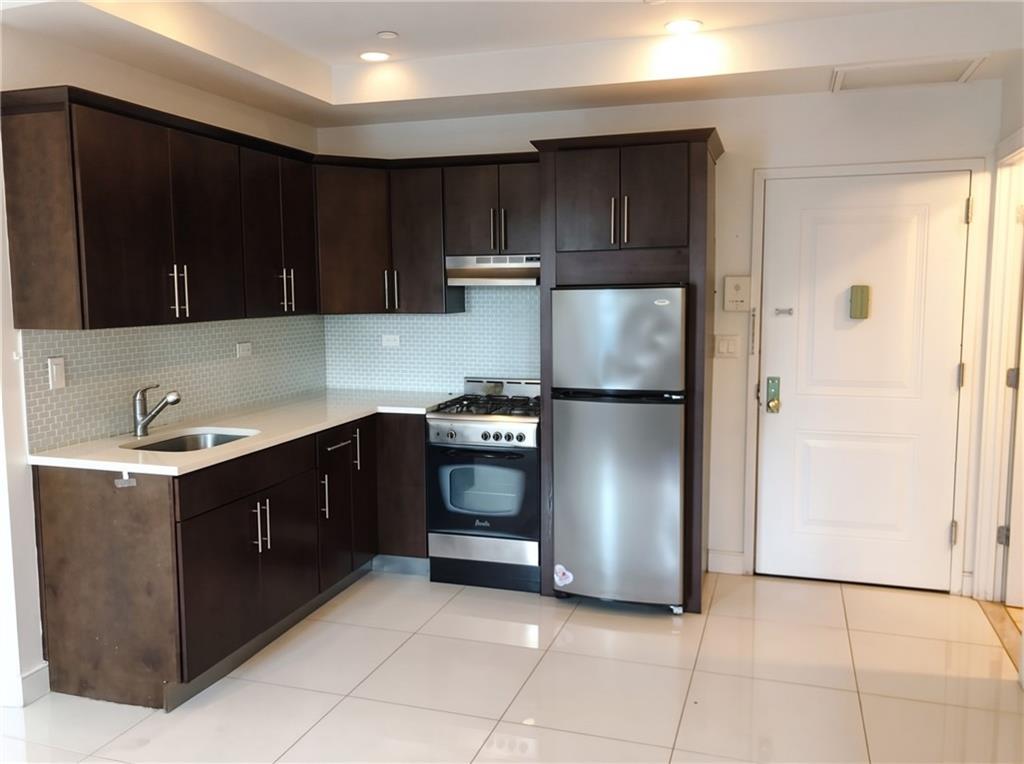 2113 Kings Highway 3b