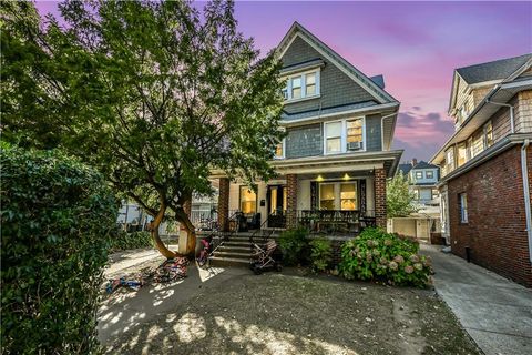 Homes For Sale - 682 Argyle Road<br/> Brooklyn, NY 11230
