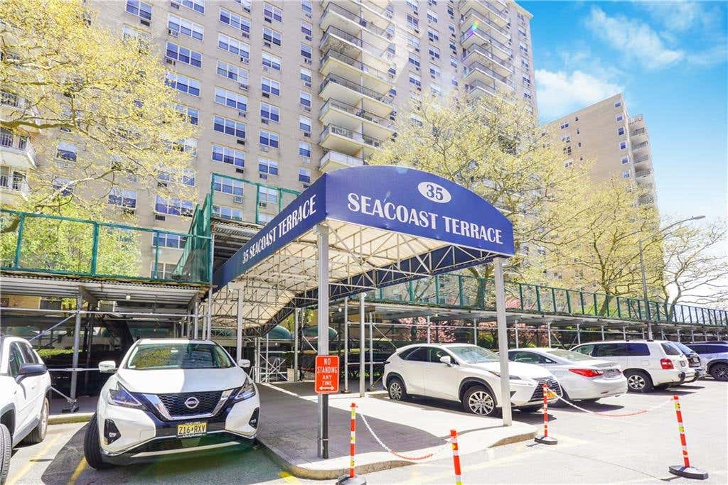 Photo of 35 Seacoast Terrace #PH21V, Brooklyn, NY 11235 (MLS # 503475)