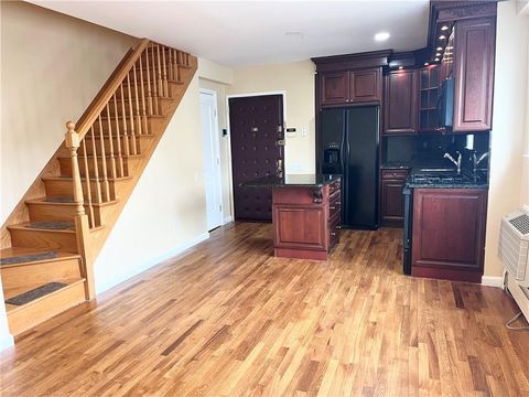 Homes For Sale - 2943 Brighton 4th Street #2D<br/> Kings County, Brooklyn, NY 11235