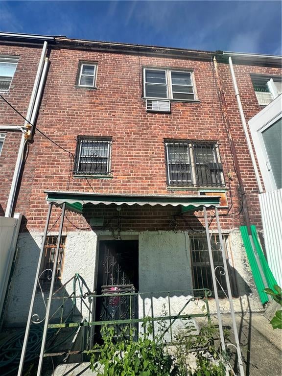 Photo of 715 Hemlock Street, Brooklyn, NY 11208 (MLS # 504474)