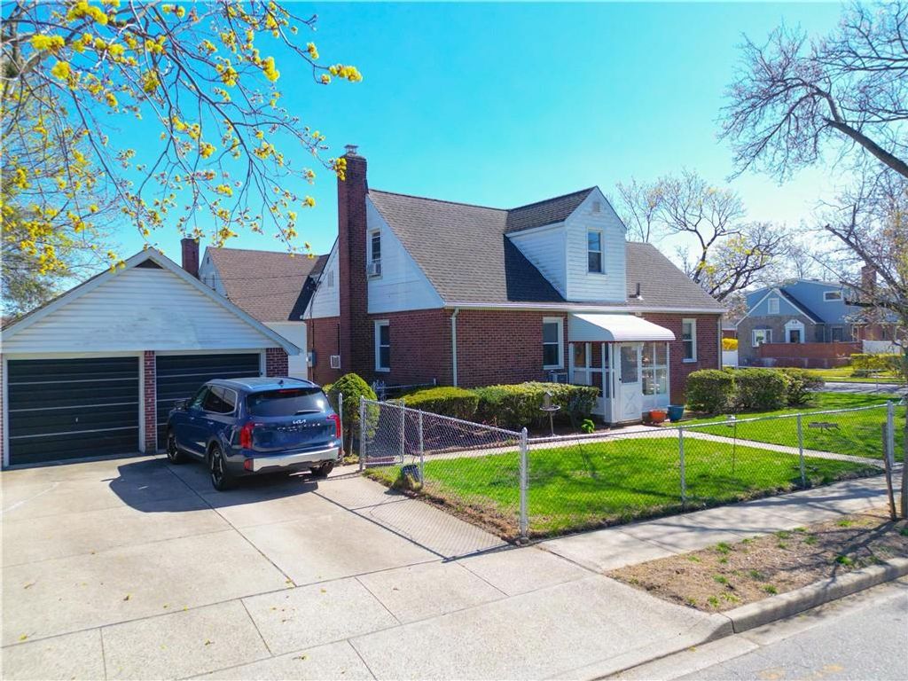 Photo of 54 Rose Lane, New Hyde Park, NY 11040 (MLS # 500350)