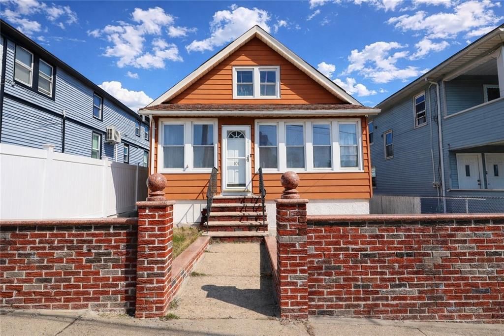 Photo of 101 Smith Place, Staten Island, NY 10302 (MLS # 500473)
