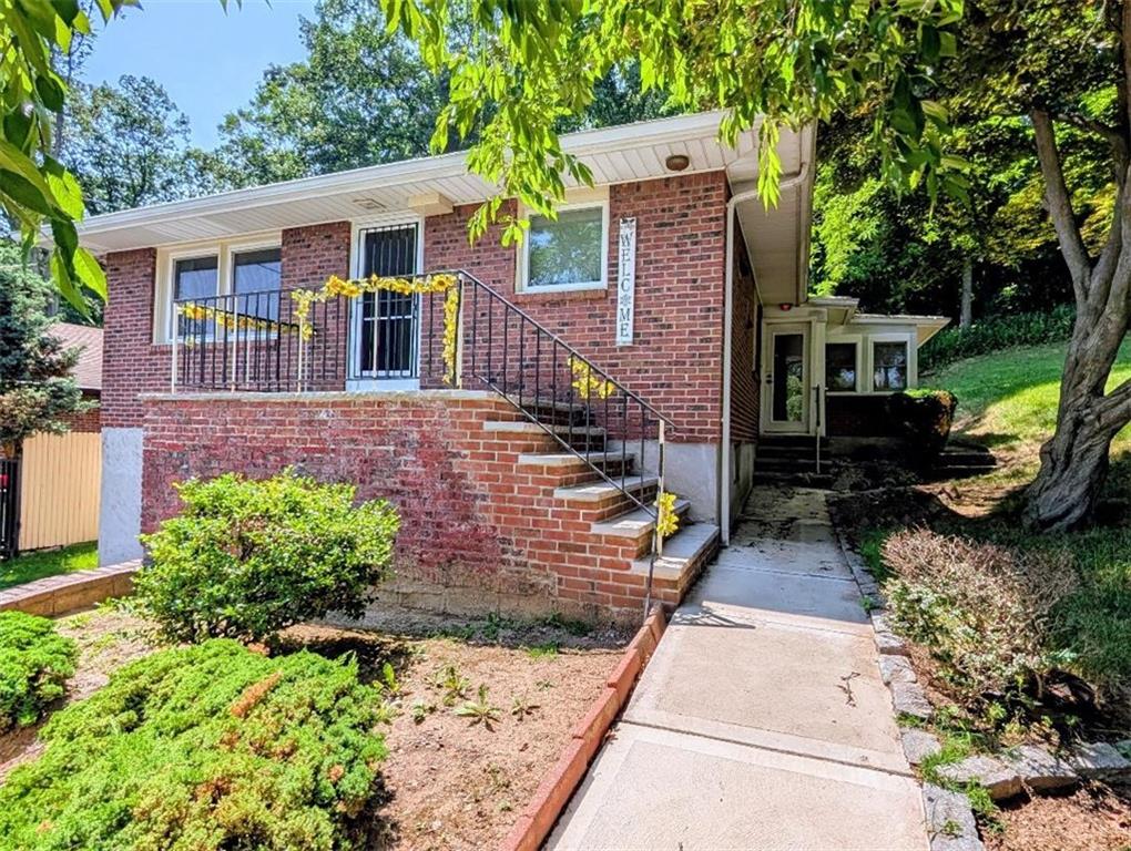 Photo of 80 Cedar Terrace, Staten Island, NY 10304 (MLS # 500496)