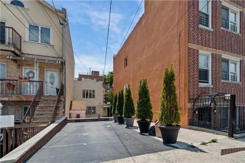 Homes For Sale - 139 28th Avenue<br/> Brooklyn, NY 11214