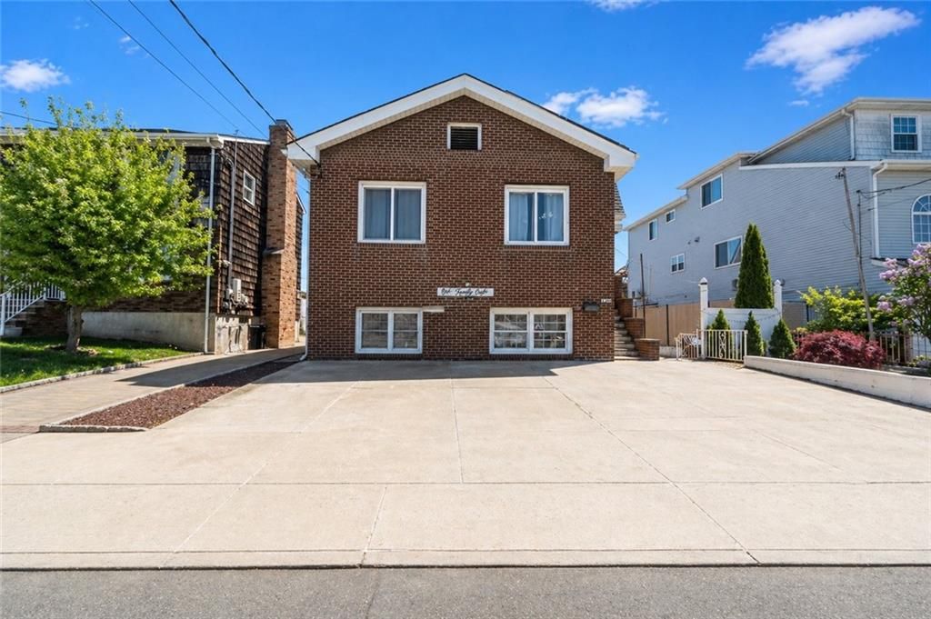 Photo of 128 Weed Avenue, Staten Island, NY 10306 (MLS # 501444)