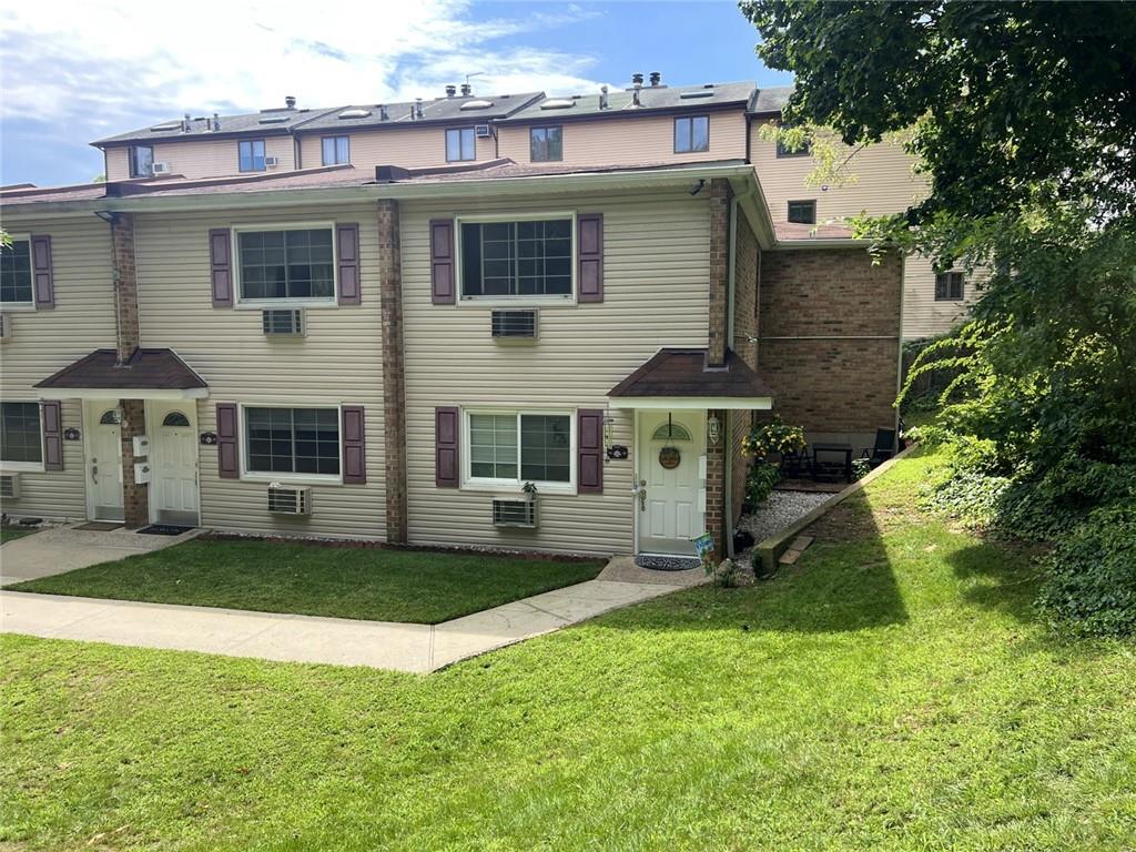 Photo of 3747 Amboy Road #1B, Staten Island, NY 10308 (MLS # 503860)