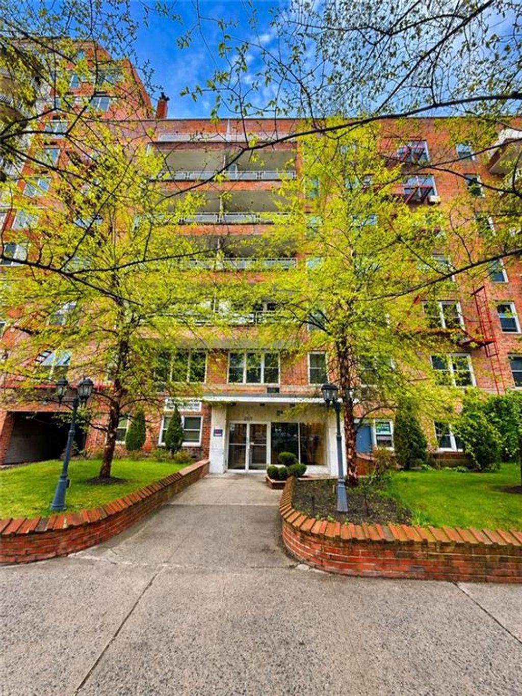 Photo of 2815 Ocean Parkway #2D, Brooklyn, NY 11235 (MLS # 500888)