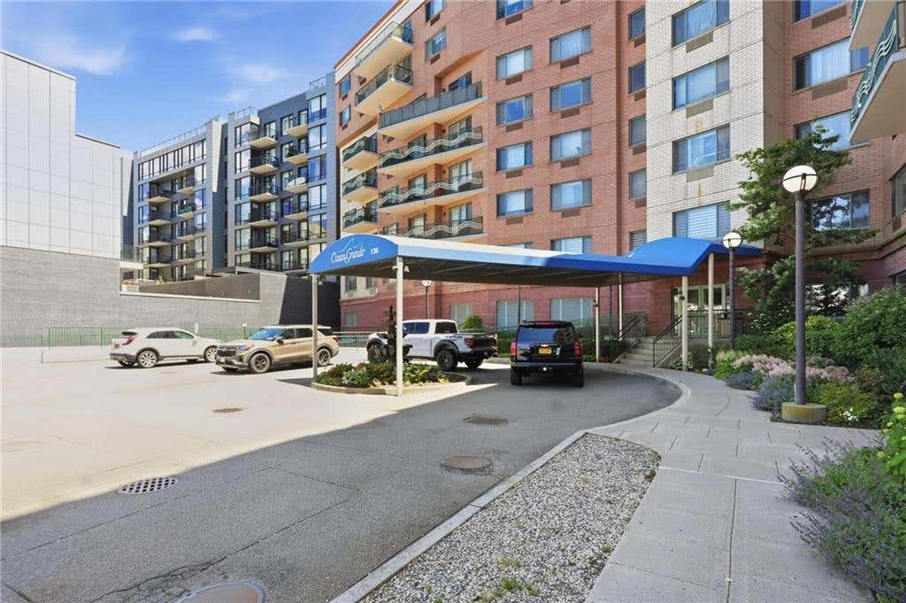 Photo of 136 Beach 117th Street #7J, Rockaway Park, NY 11694 (MLS # 502108)