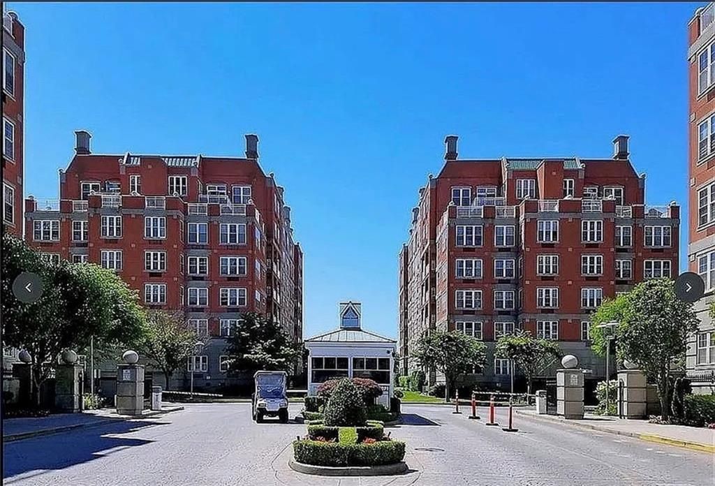 Photo of 40 Oceana Drive #PH2E, Brooklyn, NY 11235 (MLS # 498574)