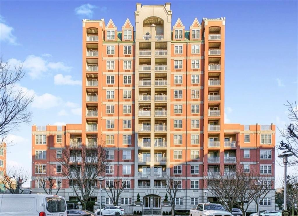Photo of 40 Oceana Drive #PH2E, Brooklyn, NY 11235 (MLS # 498574)