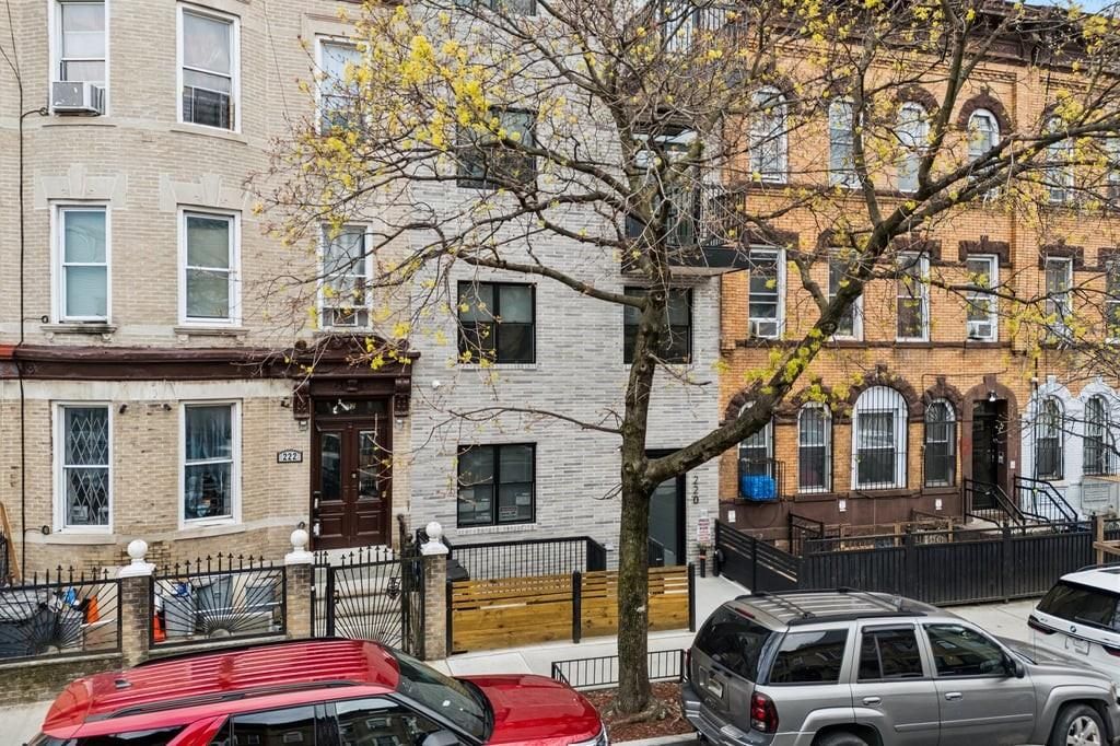 Photo of 220 Schaefer Street #2B, Brooklyn, NY 11207 (MLS # 500569)