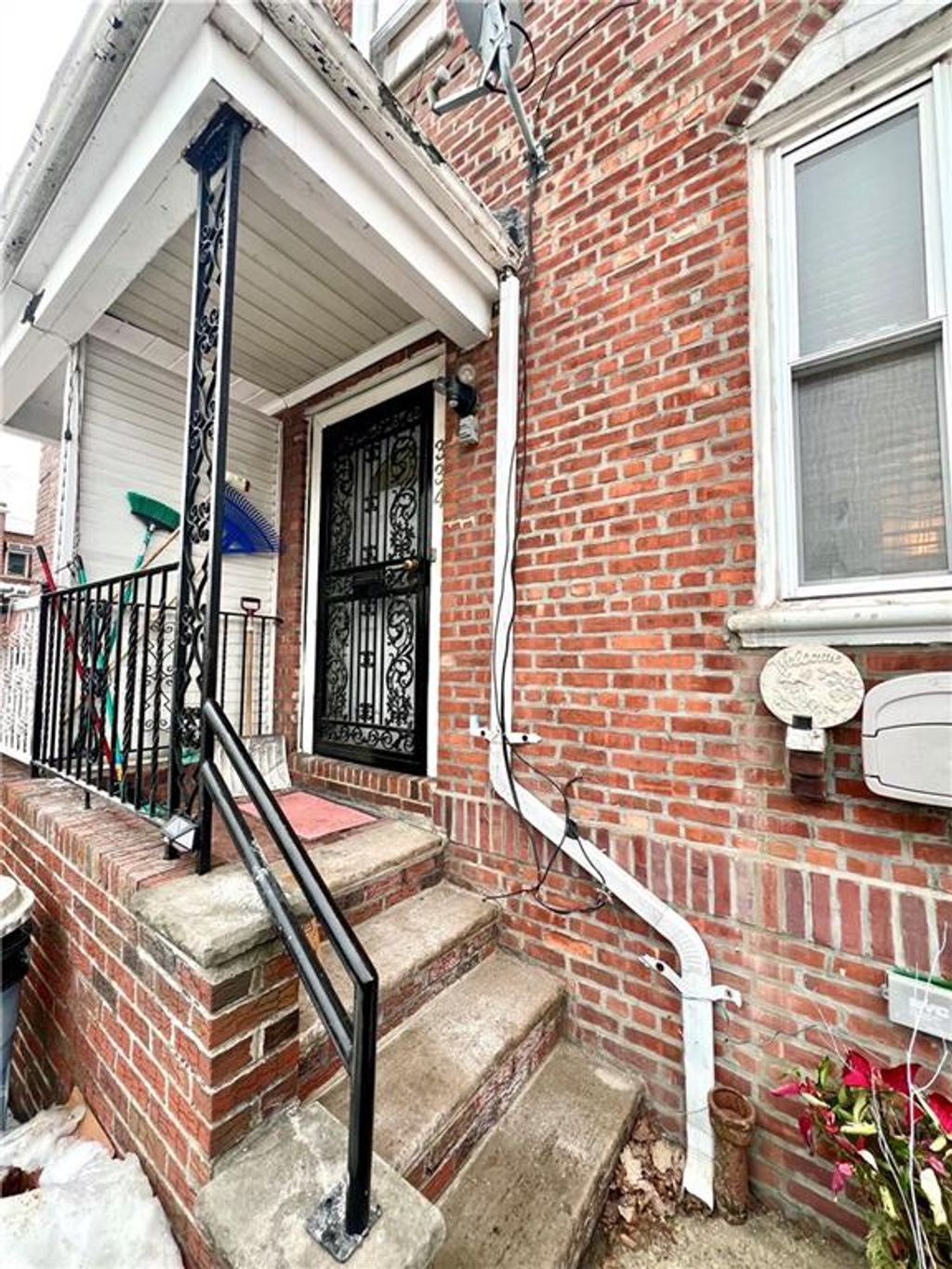 Photo of 334 Bay 13th Street, Brooklyn, NY 11214 (MLS # 498983)
