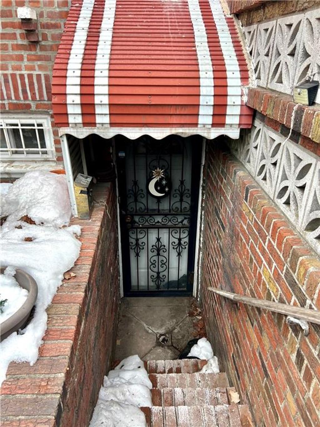 Photo of 334 Bay 13th Street, Brooklyn, NY 11214 (MLS # 498983)