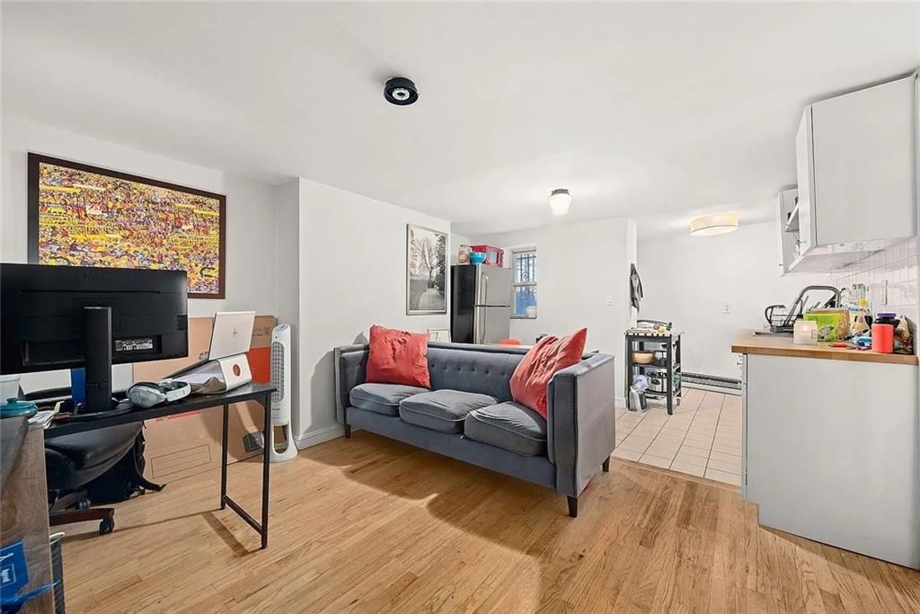 Photo of 42 Clermont Avenue #1, Brooklyn, NY 11205 (MLS # 496300)
