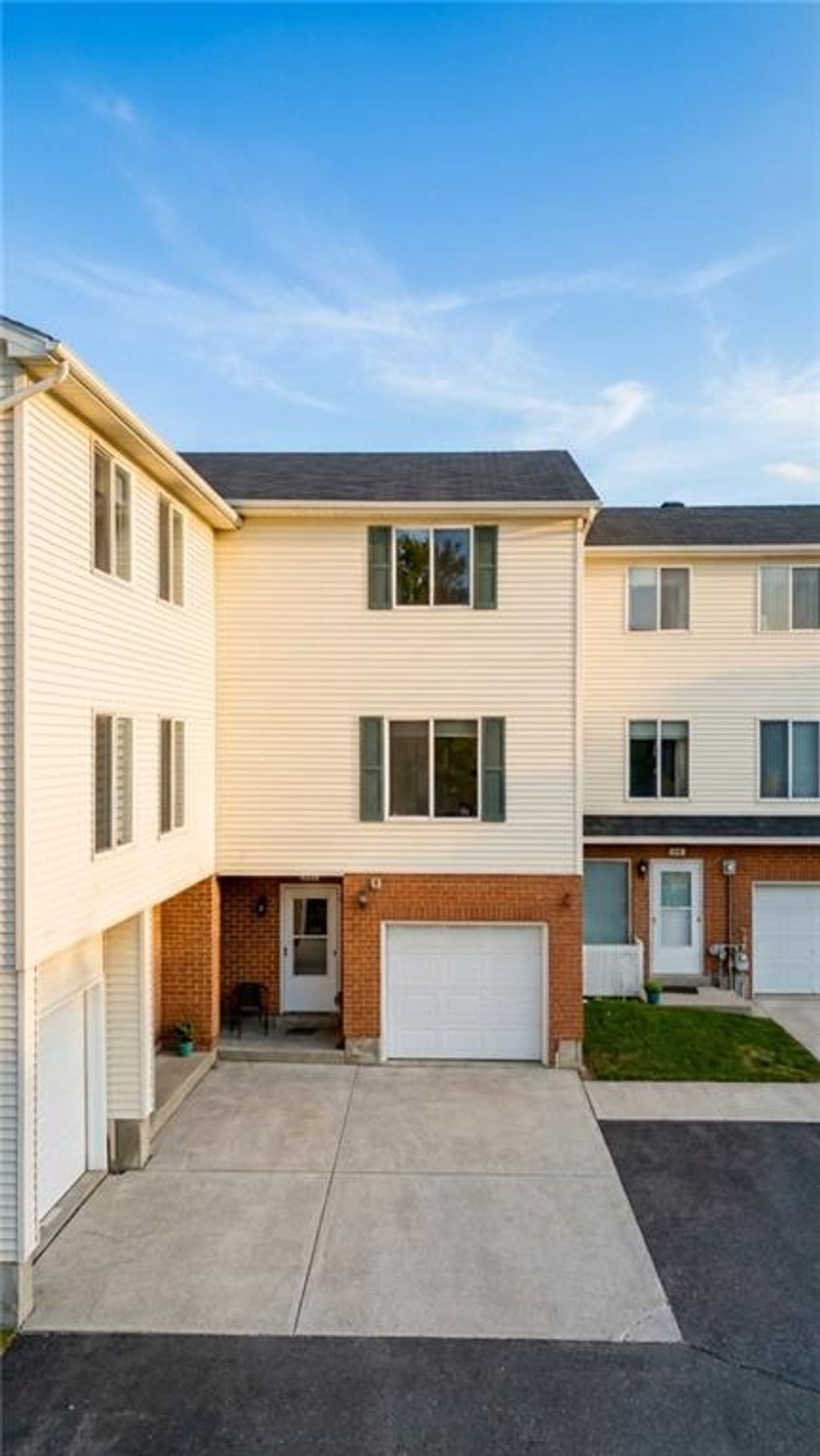 Photo of 515 Iyssa Way, Staten Island, NY 10312 (MLS # 501547)