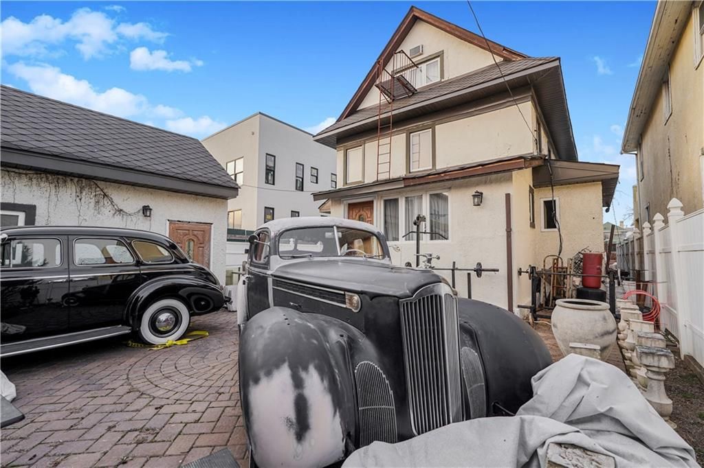 Photo of 3822 Cypress Avenue, Brooklyn, NY 11224 (MLS # 488657)