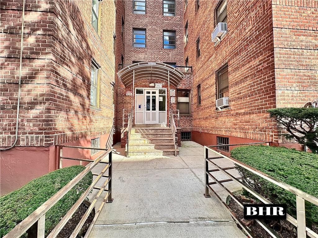 Photo of 2615 Homecrest Avenue #6B, Brooklyn, NY 11235 (MLS # 490908)