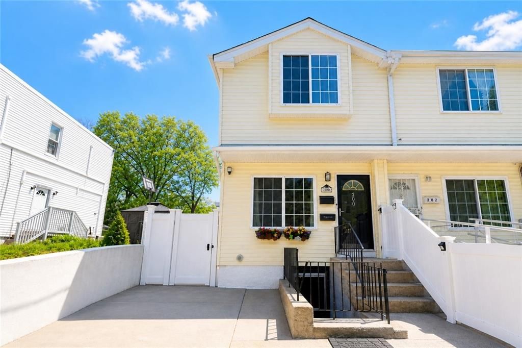 Photo of 200 Chestnut Avenue, Staten Island, NY 10305 (MLS # 501175)