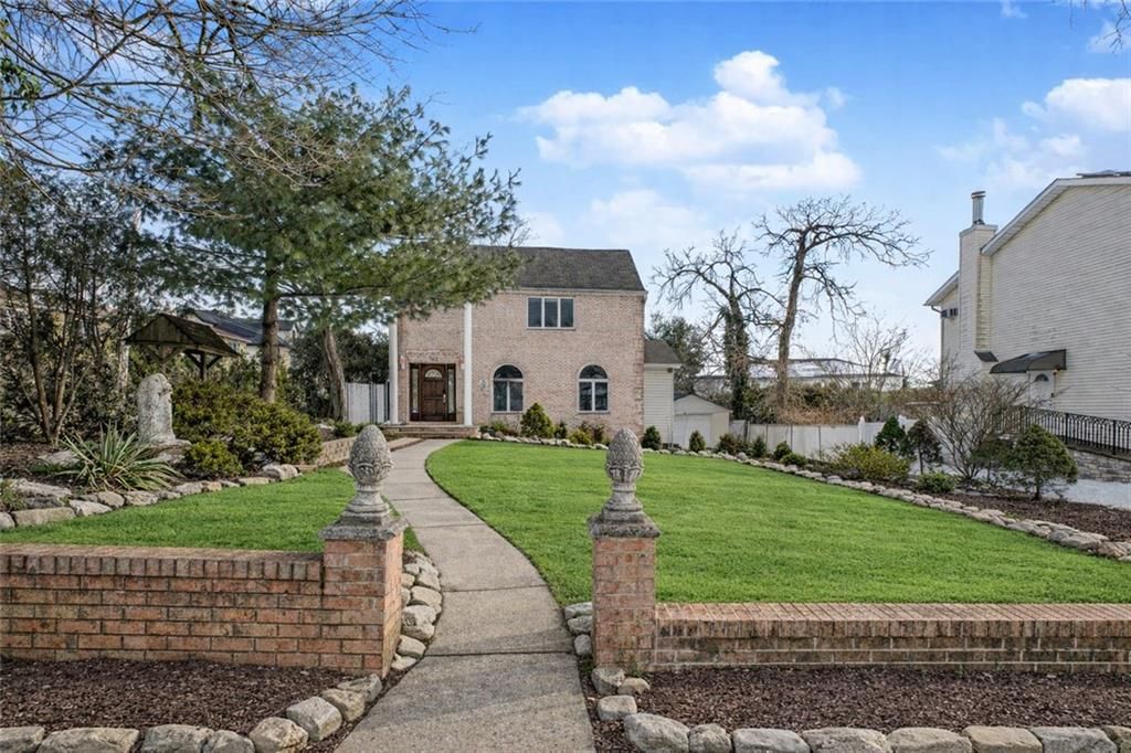 Photo of 163 Sprague Avenue, Staten Island, NY 10307 (MLS # 498994)