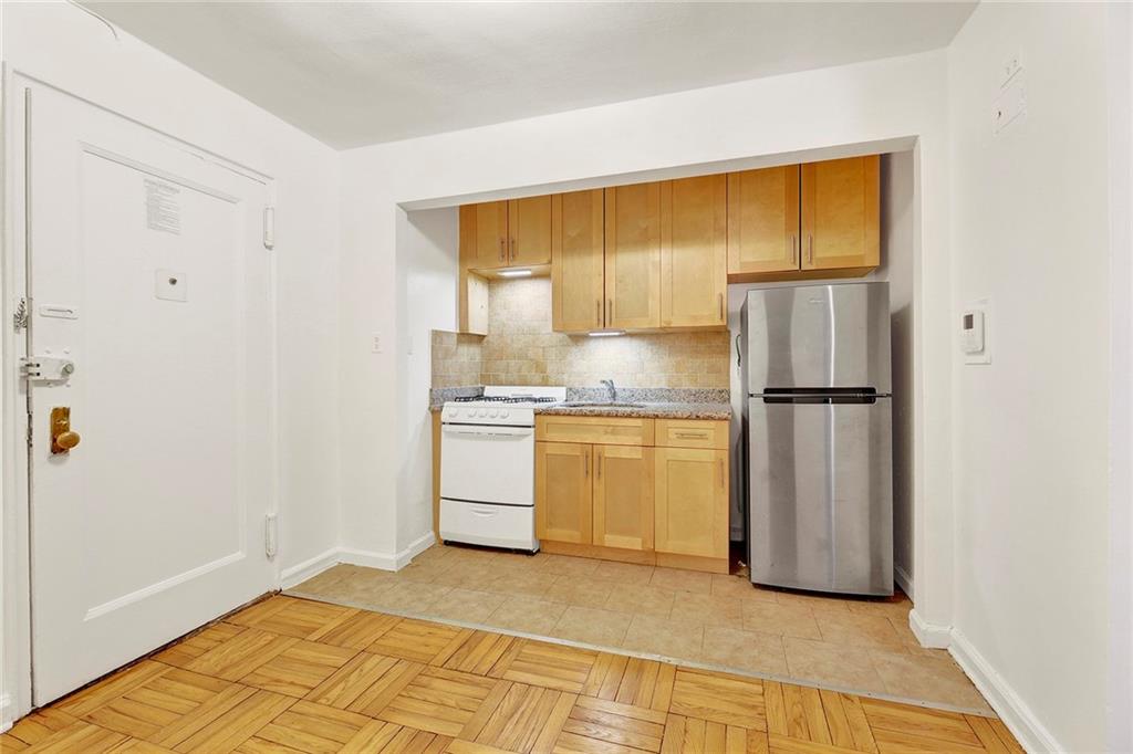 35 Oliver Street #1D, Brooklyn, New York image 4