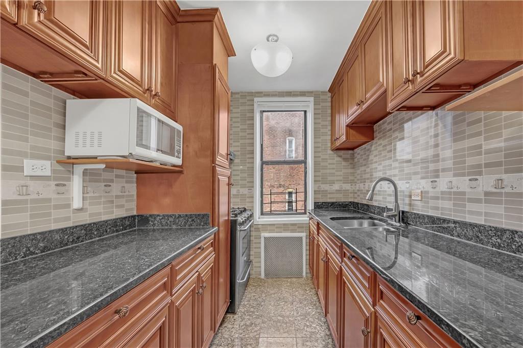 345 Webster Avenue #3N, Brooklyn, New York image 5