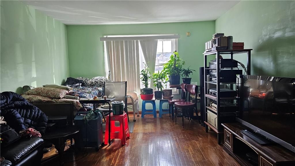 Photo of 22 Long Pond Lane, Staten Island, NY 10304 (MLS # 489606)