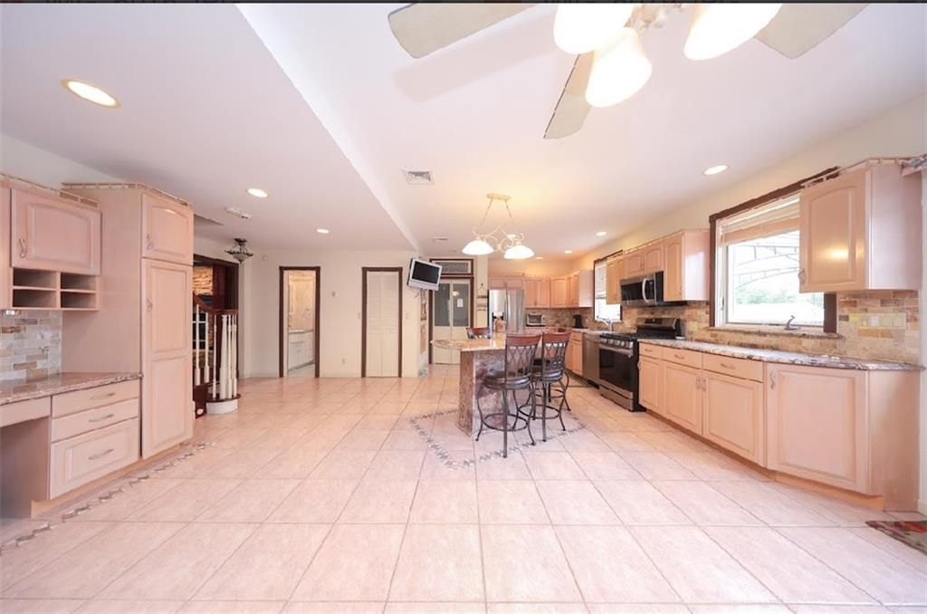 Photo of 91 Allison Avenue, Staten Island, NY 10306 (MLS # 500194)