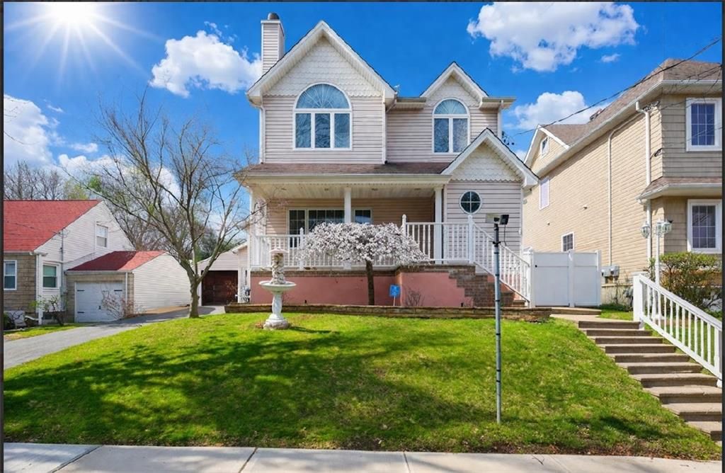 Photo of 91 Allison Avenue, Staten Island, NY 10306 (MLS # 500194)