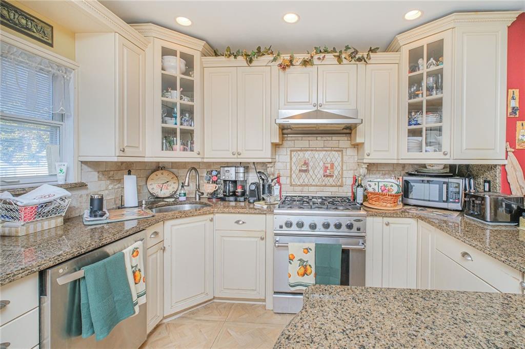 298 Bay 10th Street, Brooklyn, New York image 17
