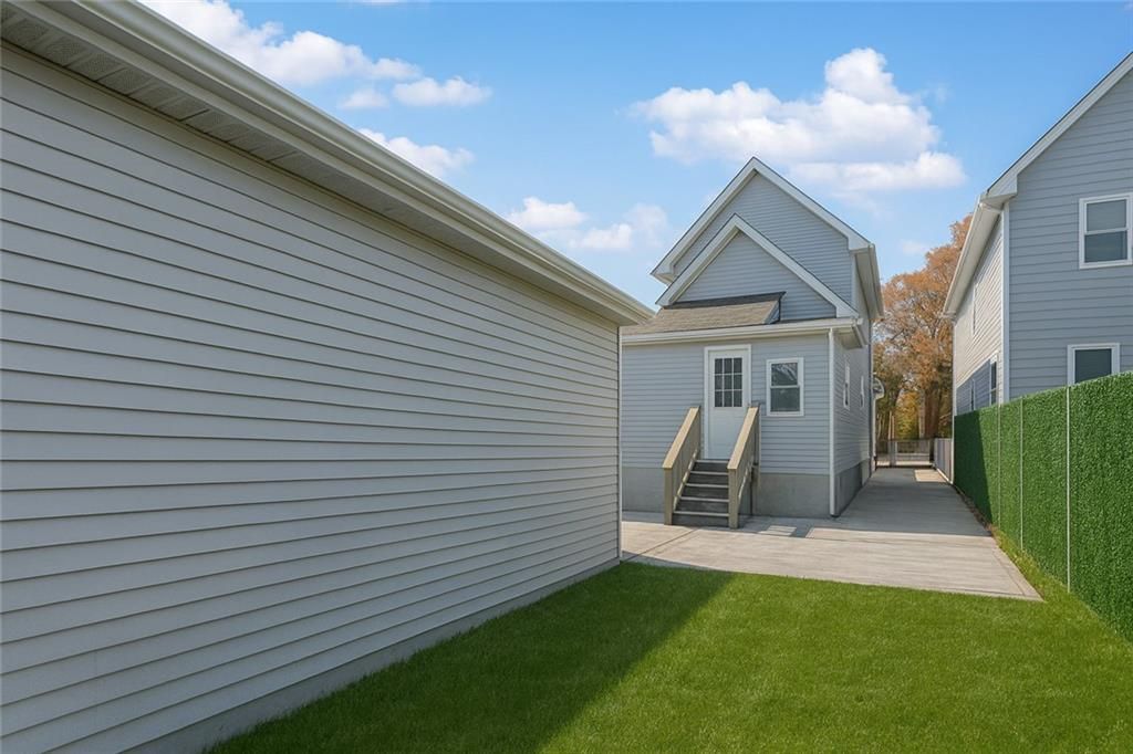 Photo of 11 Laforge Avenue, Staten Island, NY 10302 (MLS # 497487)