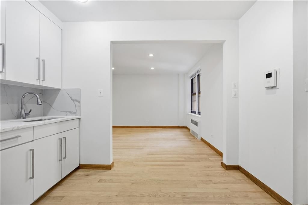Photo of 3101 Ocean Parkway #4K, Brooklyn, NY 11235 (MLS # 500472)