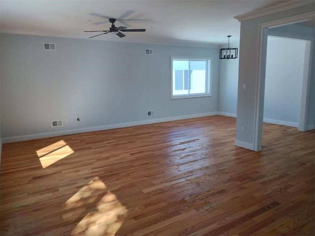 Photo of 335 Oakland Avenue, Staten Island, NY 10310 (MLS # 496487)