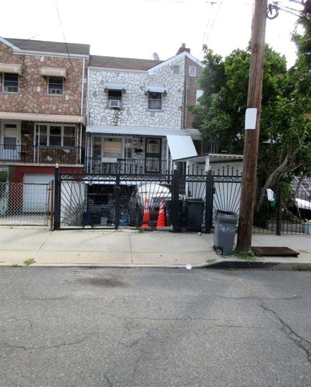 Photo of 3334 Tiemann Avenue, Bronx, NY 10469 (MLS # 500280)