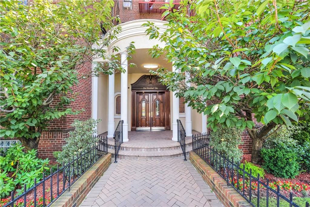 Photo of 110 Shore Boulevard #5A, Brooklyn, NY 11235 (MLS # 499466)