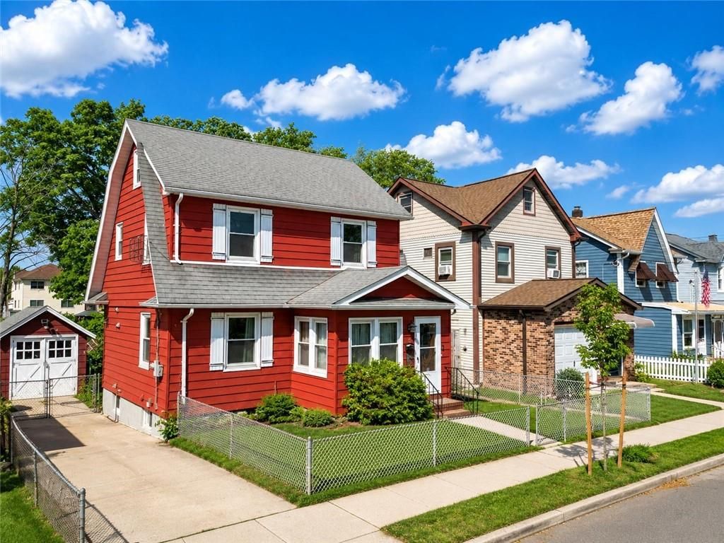 Photo of 329 Greeley Avenue, Staten Island, NY 10306 (MLS # 501541)