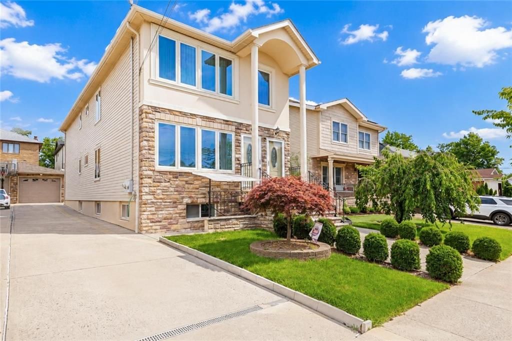 Photo of 29 Summit Place, Staten Island, NY 10312 (MLS # 503207)