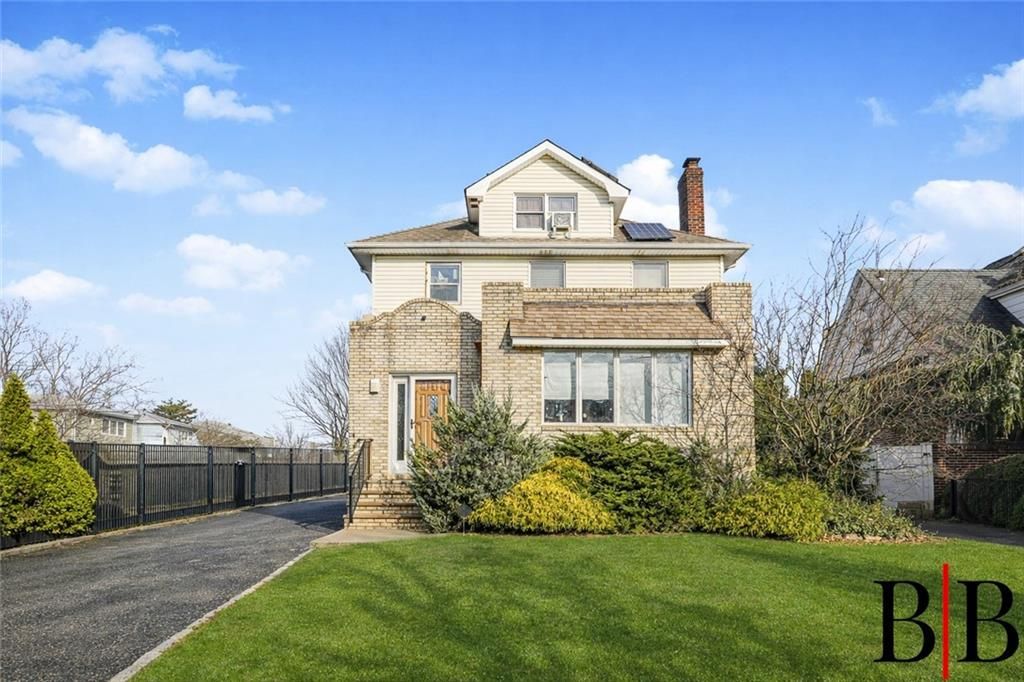 Photo of 69 Crystal Avenue, Staten Island, NY 10302 (MLS # 499715)